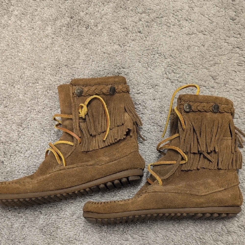 Minnetonka Tan Suede Moccasins